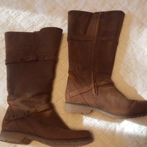 Teva waterproof boots size 8